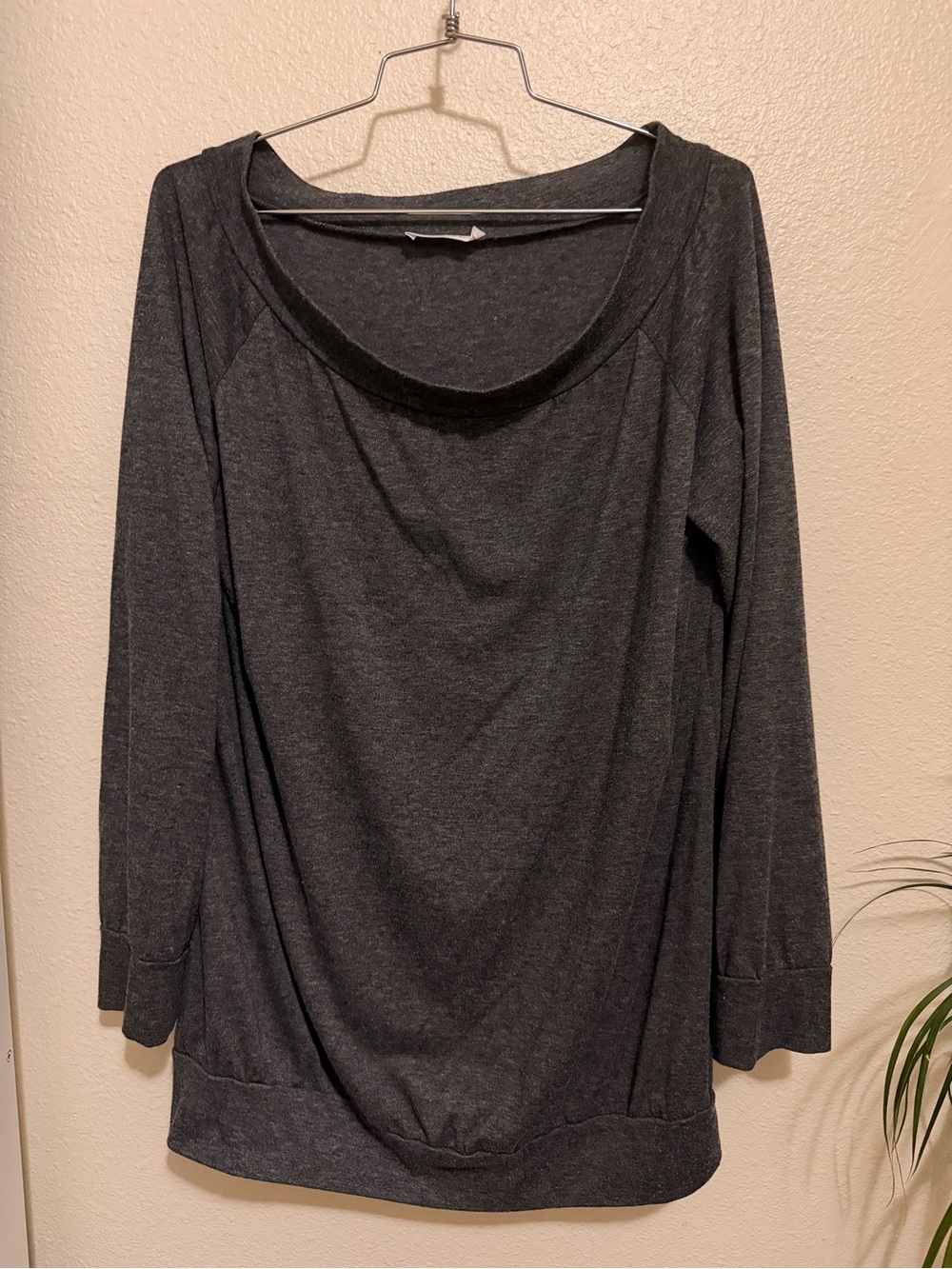 Women's Dark Charcoal Scoop Neck Long Sleeve Tee